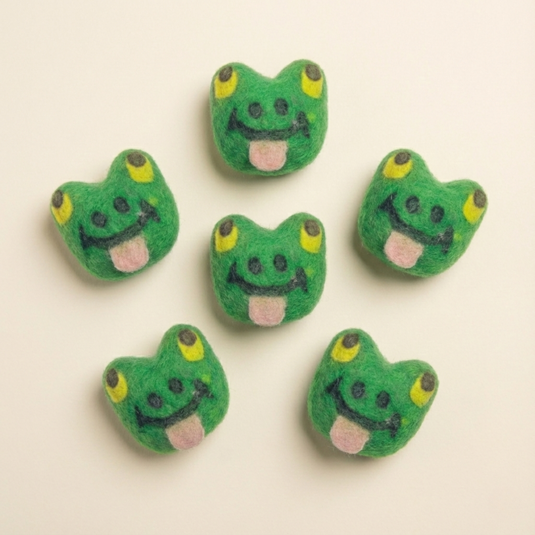 Green Frog Wool Felt Cat Toy
