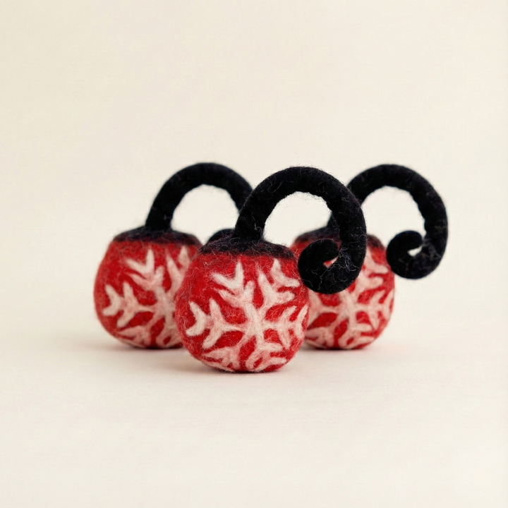 Snowflake Bauble Wool Felt Cat Toy